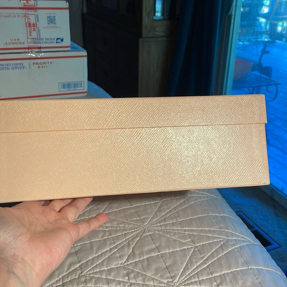 Prada Box - Picture 5 of 14